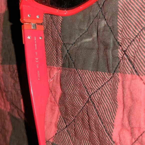 Red LV sunglasses - Picture 4 of 5